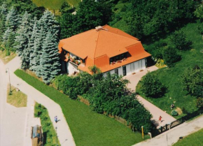 Отель Ferienwohnungen Elsterblick Bad Elster  Бад-Эльстер
